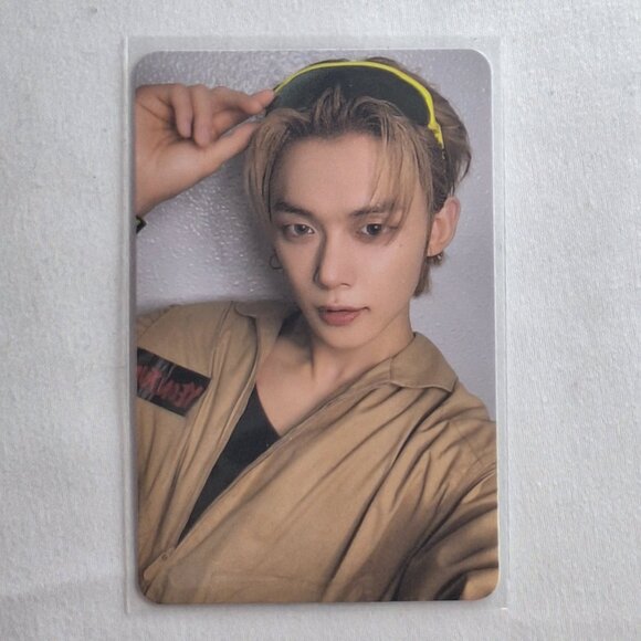 YEONJUN No Labels 01 (TARGET EXCLUSIVE) Photocard - Picture 1 of 2